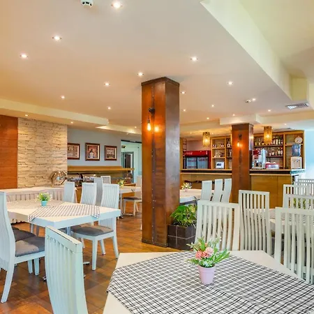 Хотел джулия