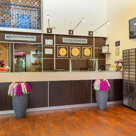 джулия Хотел 3*